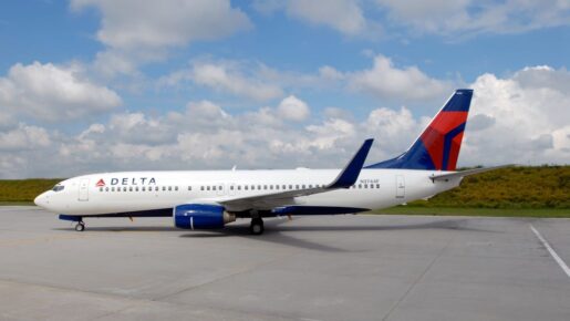 Delta Airline SPACEDOOR スペースドア