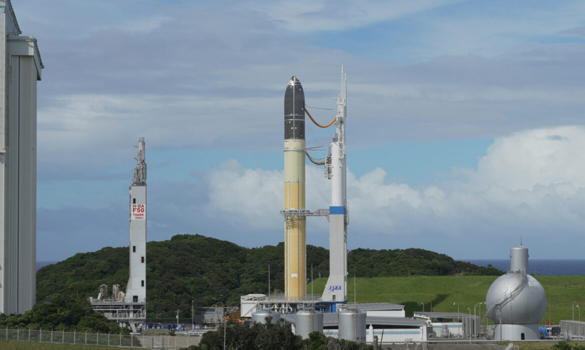 The Captive Firing Test for the First Stage Flight Model Tank for the 6th H3 Launch Vehicle (Type 30 Test Vehicle)　Roll out