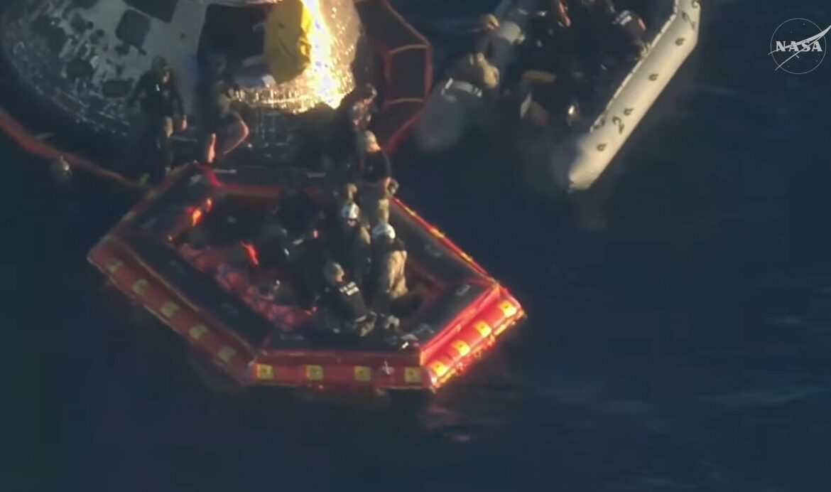 ARTEMIS2 NASA SPACEDOOR スペースドア―