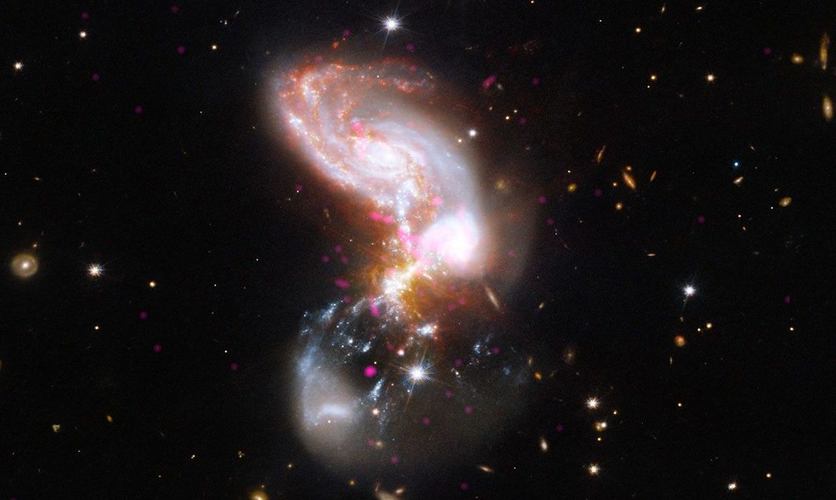Image Credit : NASA II Zw 096 ブラックホールの活動が見える